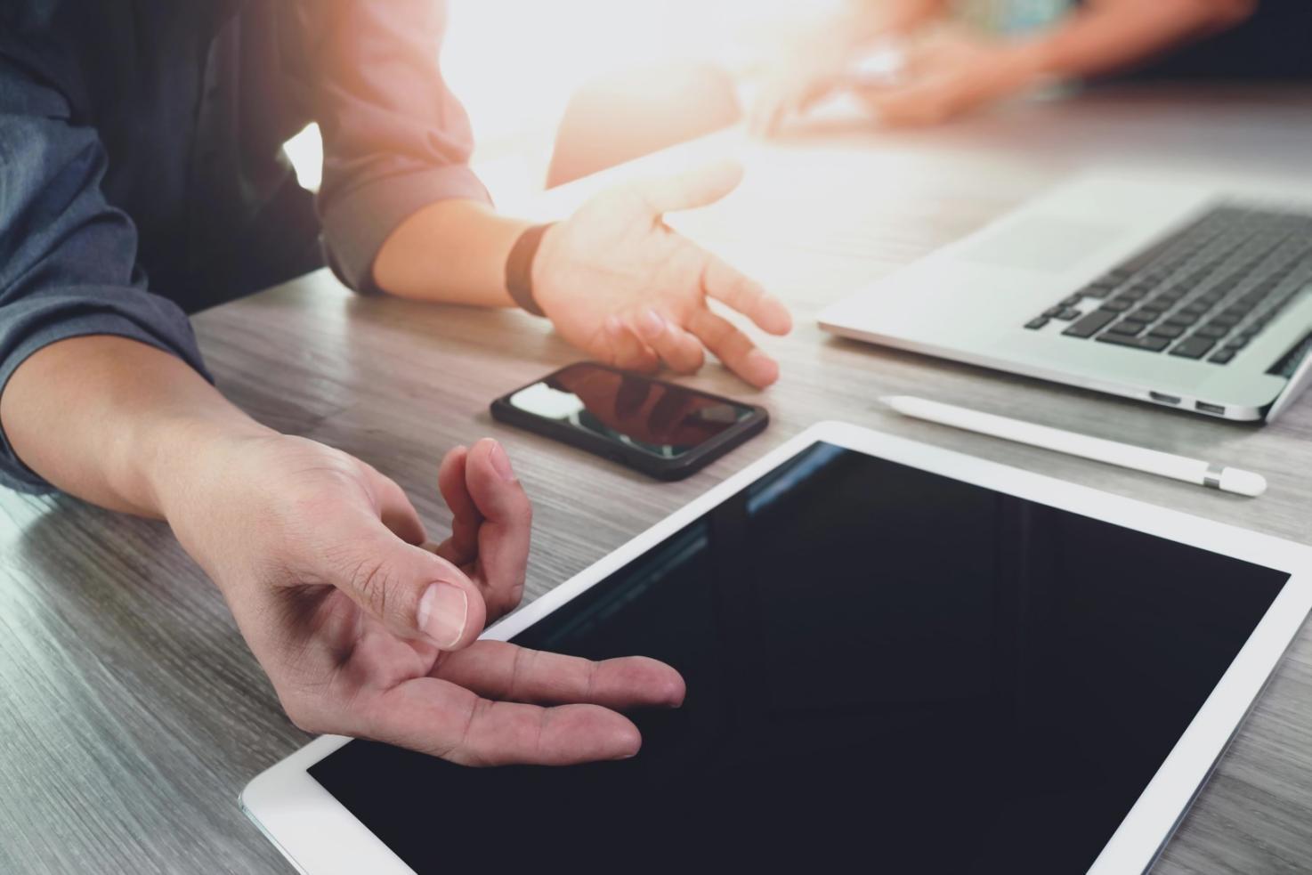 Finanzmodellierung Arbeitsplatz mit Datenanalyse